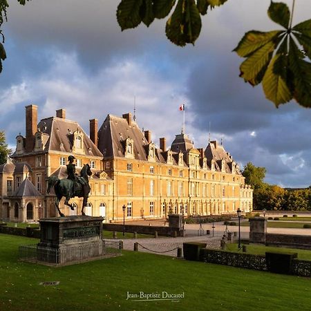 La Verriere. Les Locations Isahora C'Est Aussi Plusieurs Appart' De Standing A 2 Pas Du Chateau D'Eu, Des Falaises Du Treport, De Mers Les Bains Et Aux Portes De La Baie De Somme Eu (Seine-Maritime) Exteriér fotografie