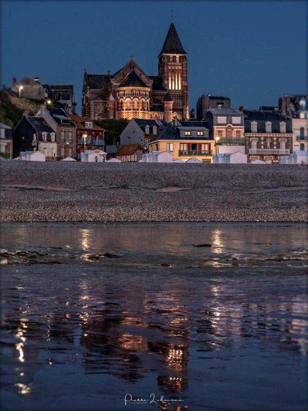 La Verriere. Les Locations Isahora C'Est Aussi Plusieurs Appart' De Standing A 2 Pas Du Chateau D'Eu, Des Falaises Du Treport, De Mers Les Bains Et Aux Portes De La Baie De Somme Eu (Seine-Maritime) Exteriér fotografie