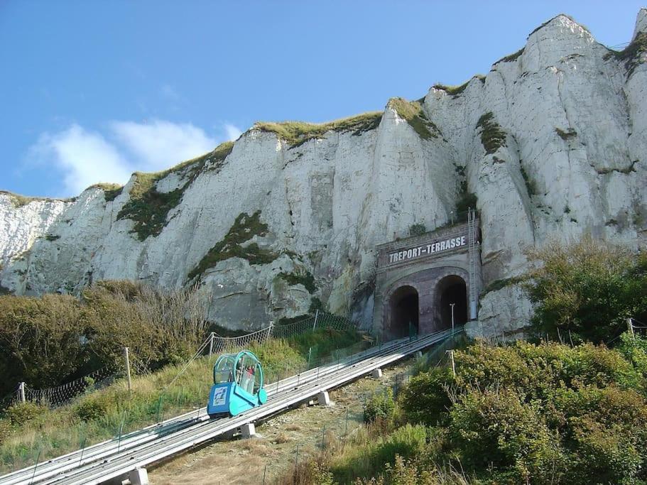 La Verriere. Les Locations Isahora C'Est Aussi Plusieurs Appart' De Standing A 2 Pas Du Chateau D'Eu, Des Falaises Du Treport, De Mers Les Bains Et Aux Portes De La Baie De Somme Eu (Seine-Maritime) Exteriér fotografie